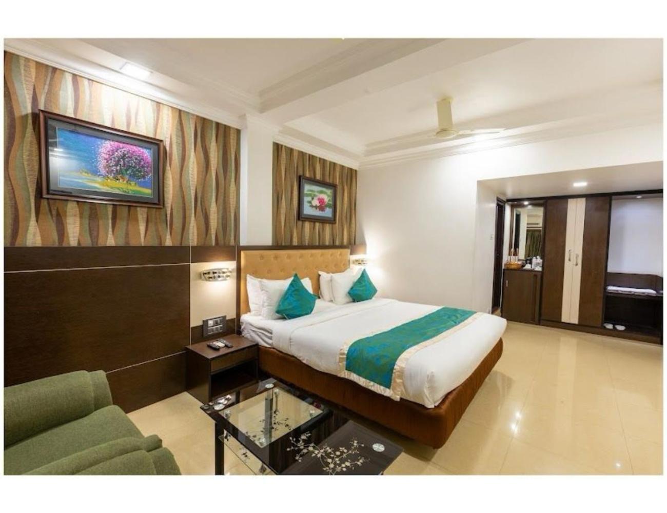 The Grand Krishna Luxury Hotel, Chikmagalur Exterior photo